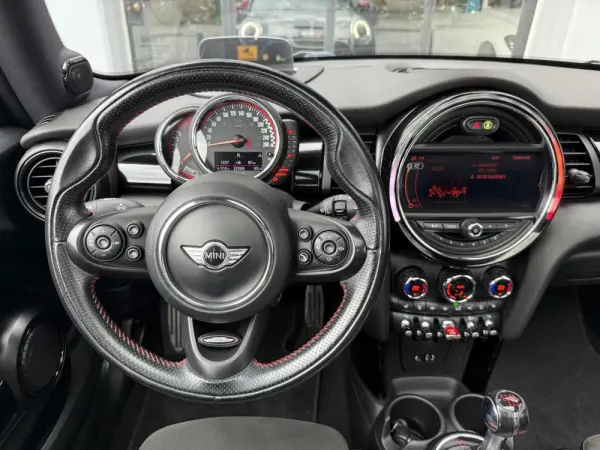 MINI 3 Portas John Cooper Works 19