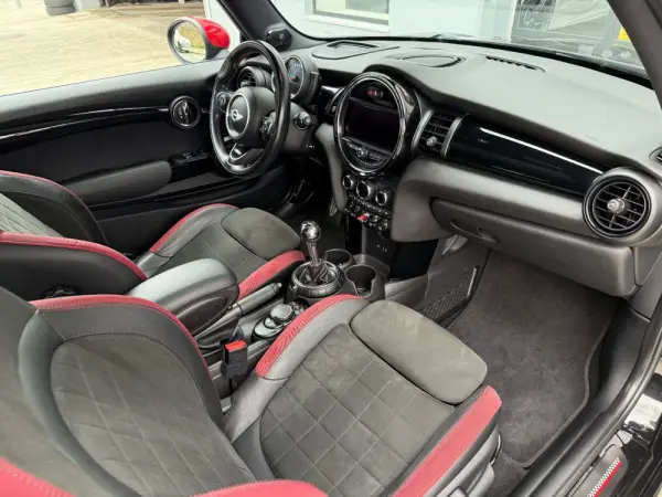 MINI 3 Portas John Cooper Works 18