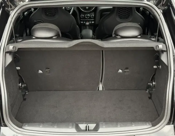 MINI 3 Portas John Cooper Works 33