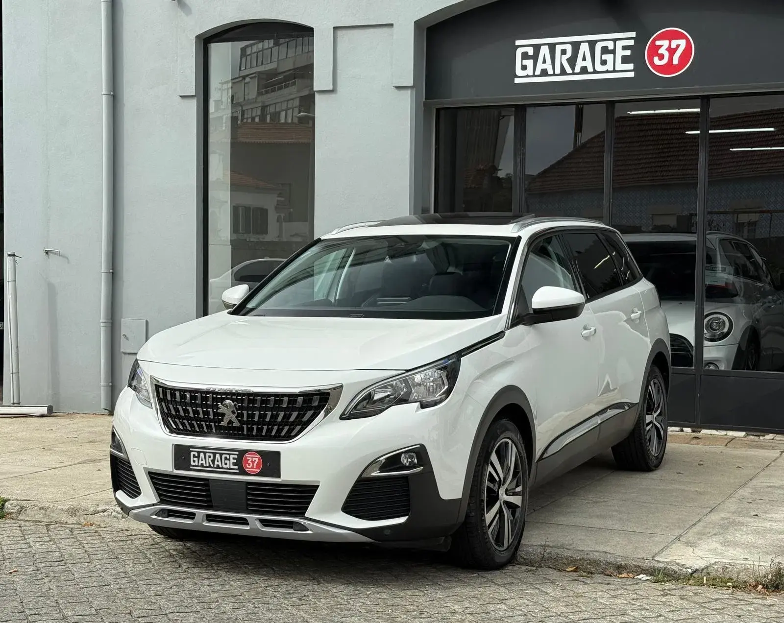 Peugeot 5008 1.5 BlueHDi Allure EAT8 3