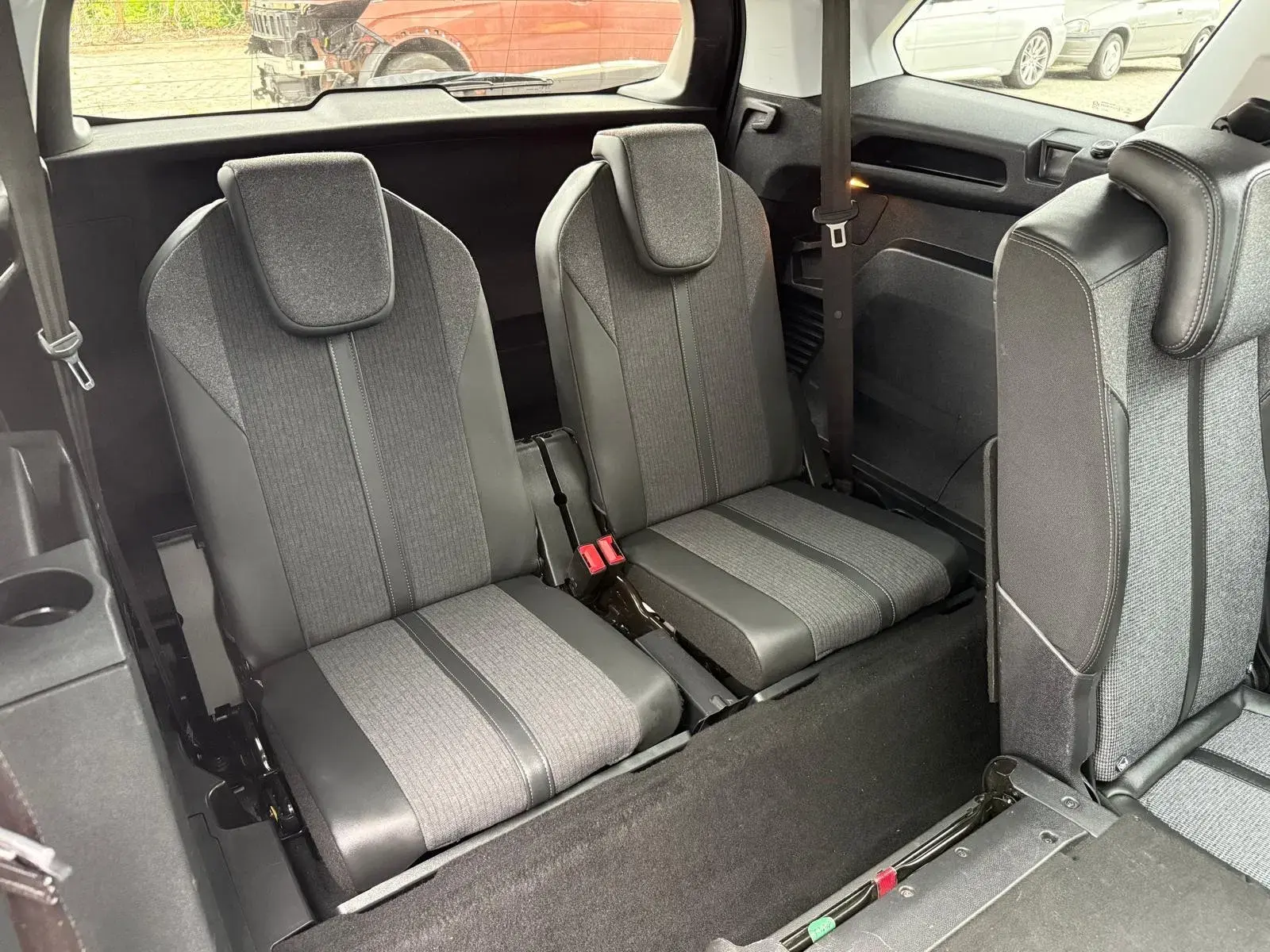 Peugeot 5008 1.5 BlueHDi Allure EAT8 19