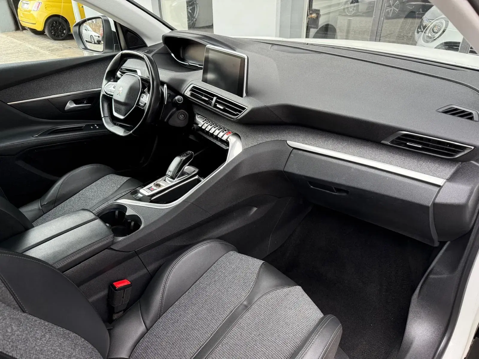 Peugeot 5008 1.5 BlueHDi Allure EAT8 21