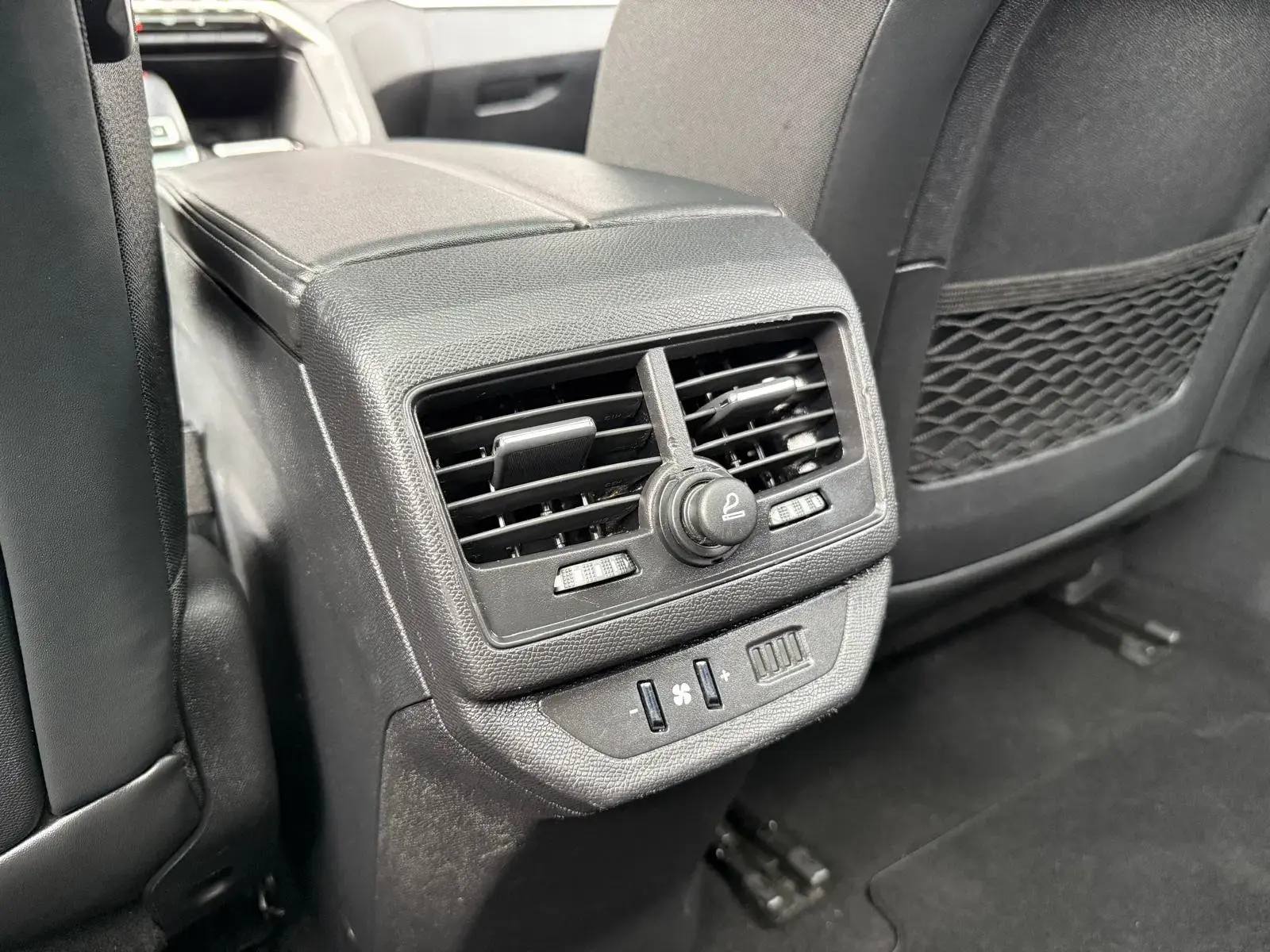 Peugeot 5008 1.5 BlueHDi Allure EAT8 28