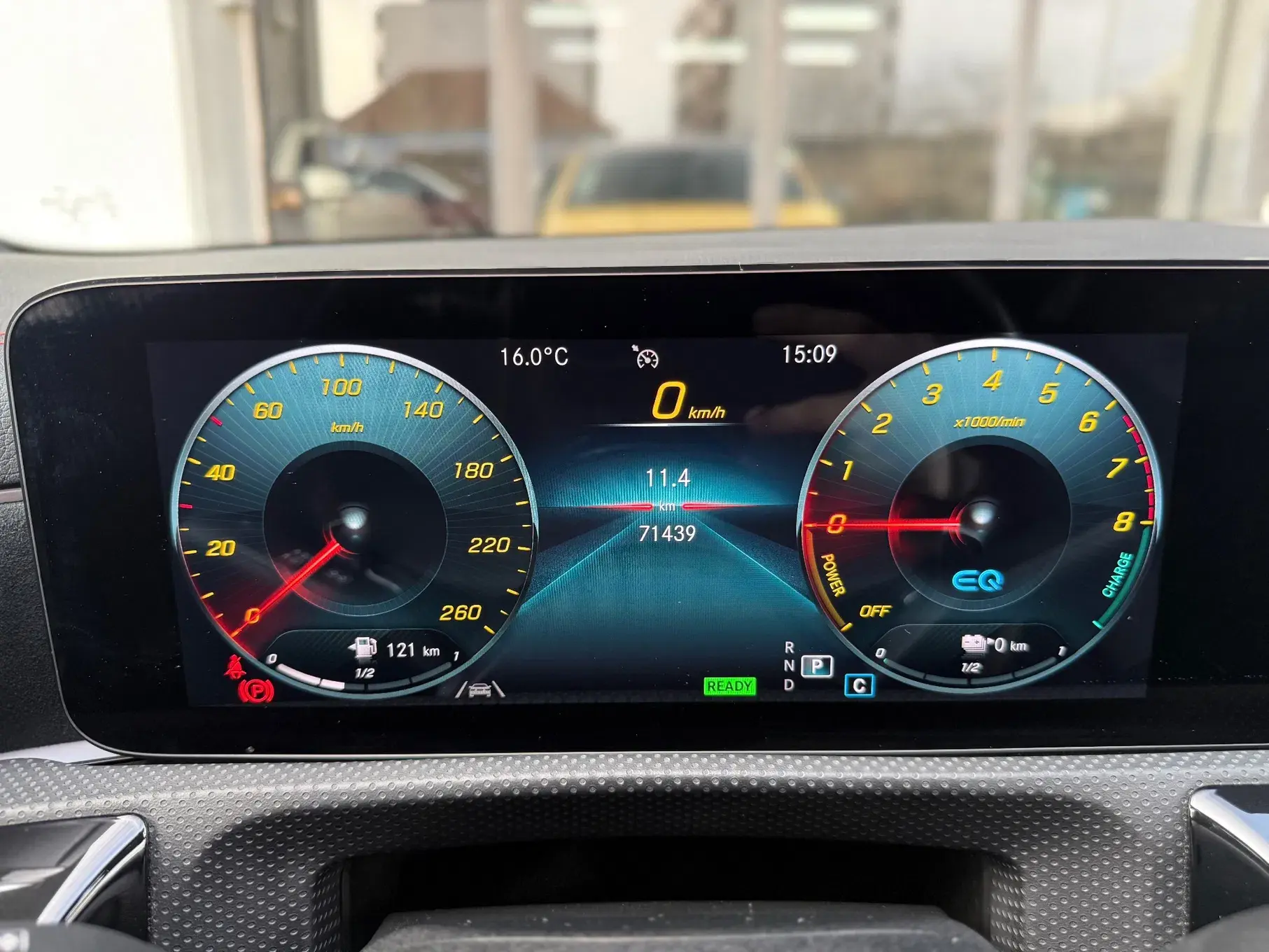 Mercedes-Benz CLA 250 e Shooting Brake AMG Line 20