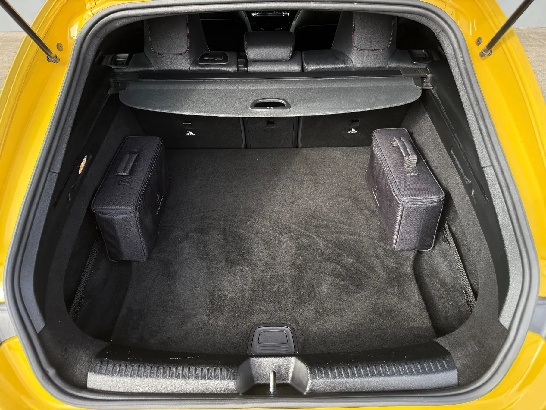 Mercedes-Benz CLA 250 e Shooting Brake AMG Line 27