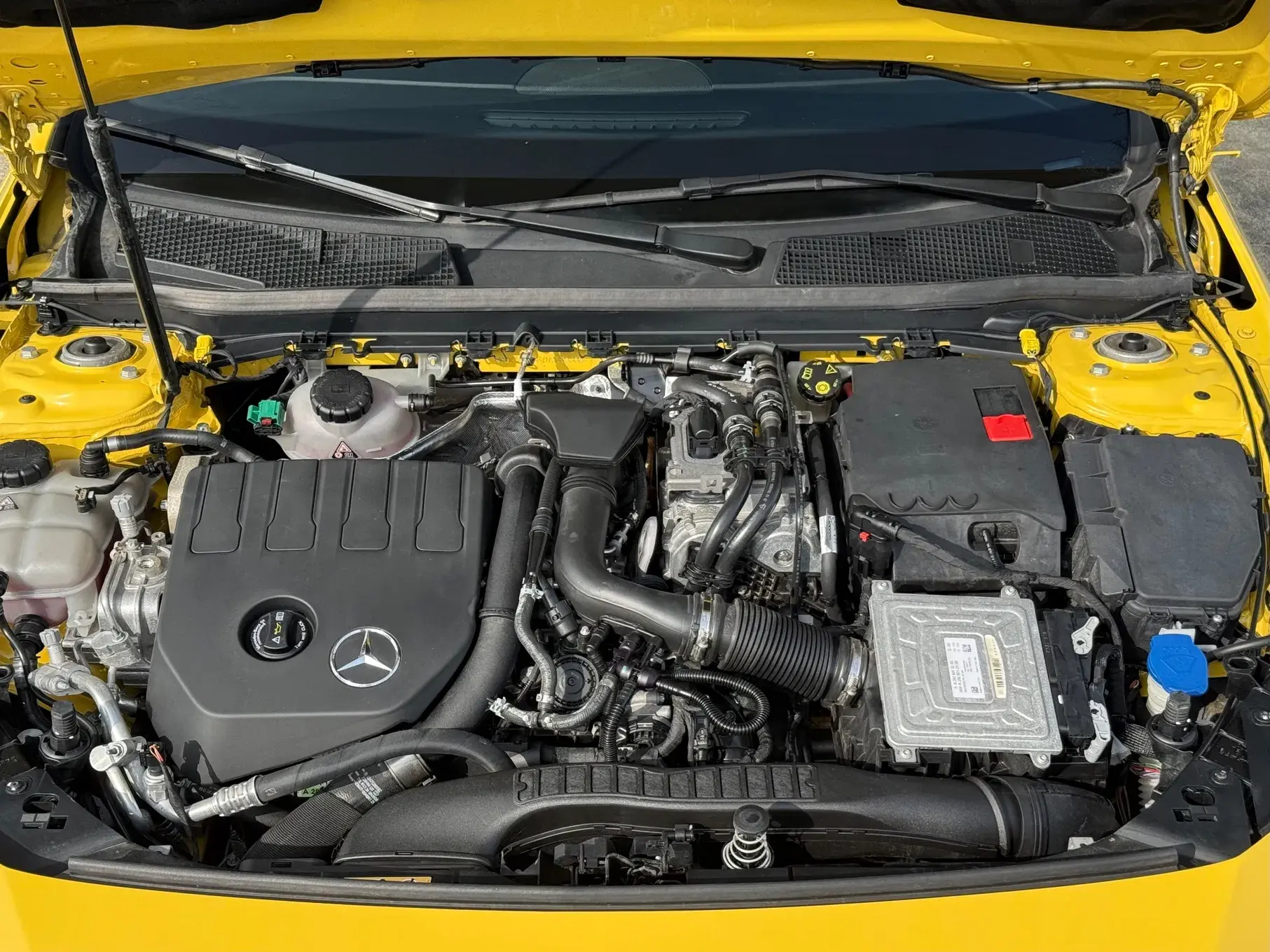 Mercedes-Benz CLA 250 e Shooting Brake AMG Line 28