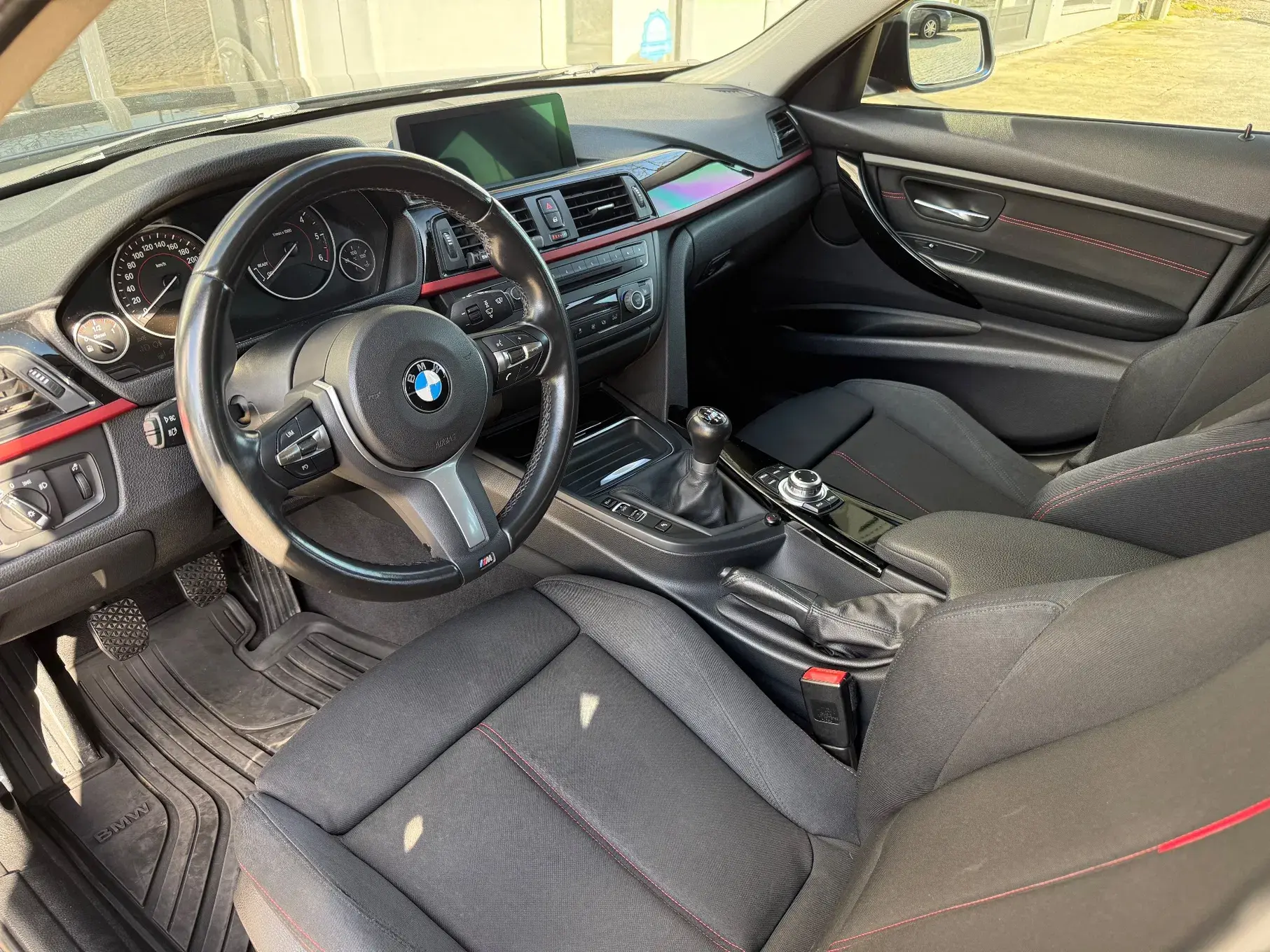 BMW 320 d Pack M 13
