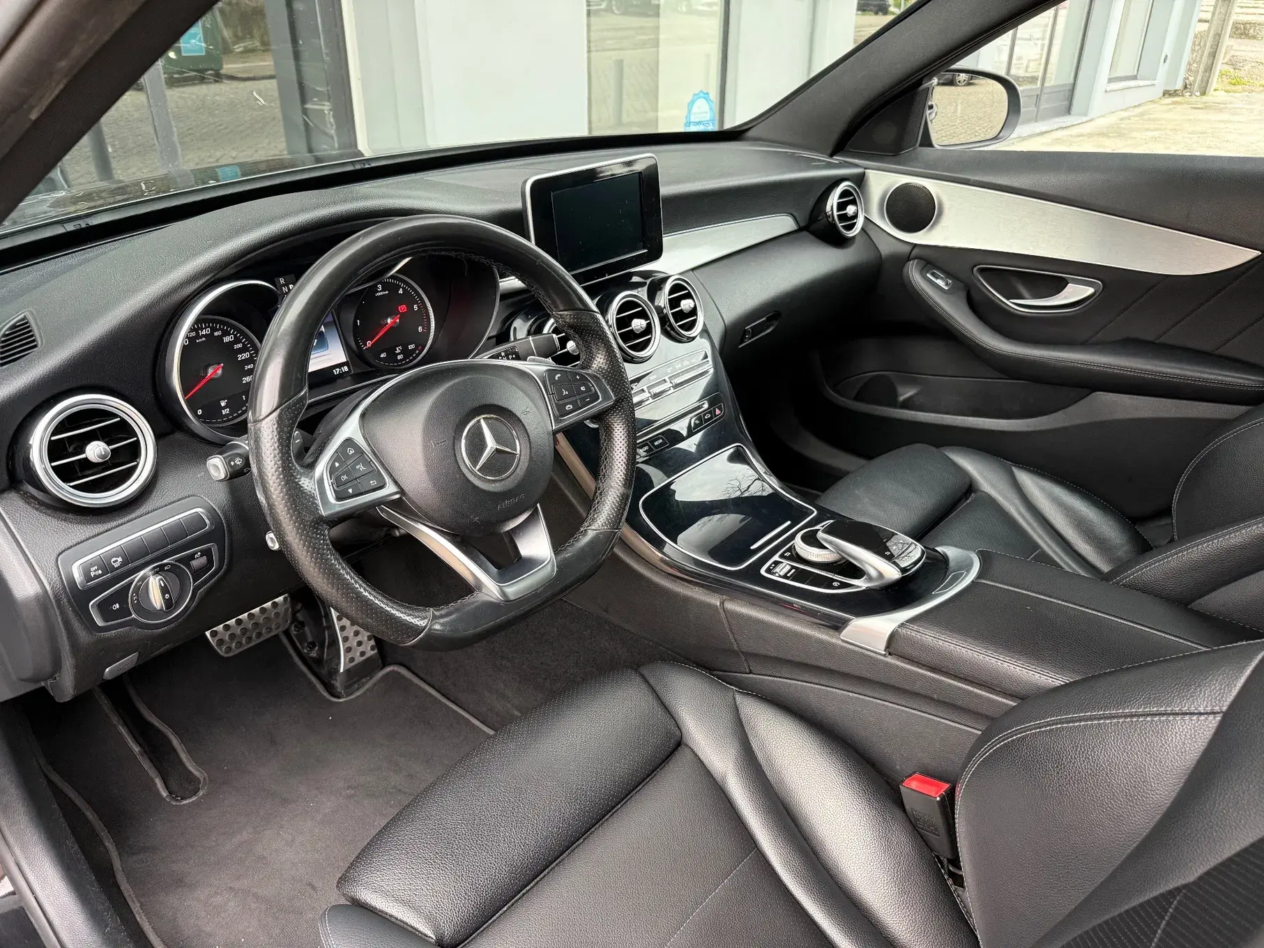 Mercedes-Benz C 220 d Station 9G-TRONIC AMG Line 14