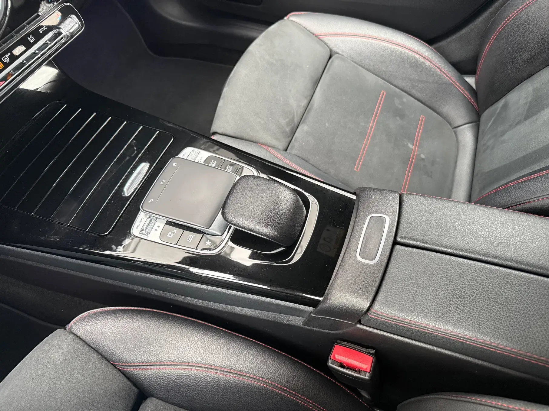 Mercedes-Benz A 180 d AMG Line Aut. 26