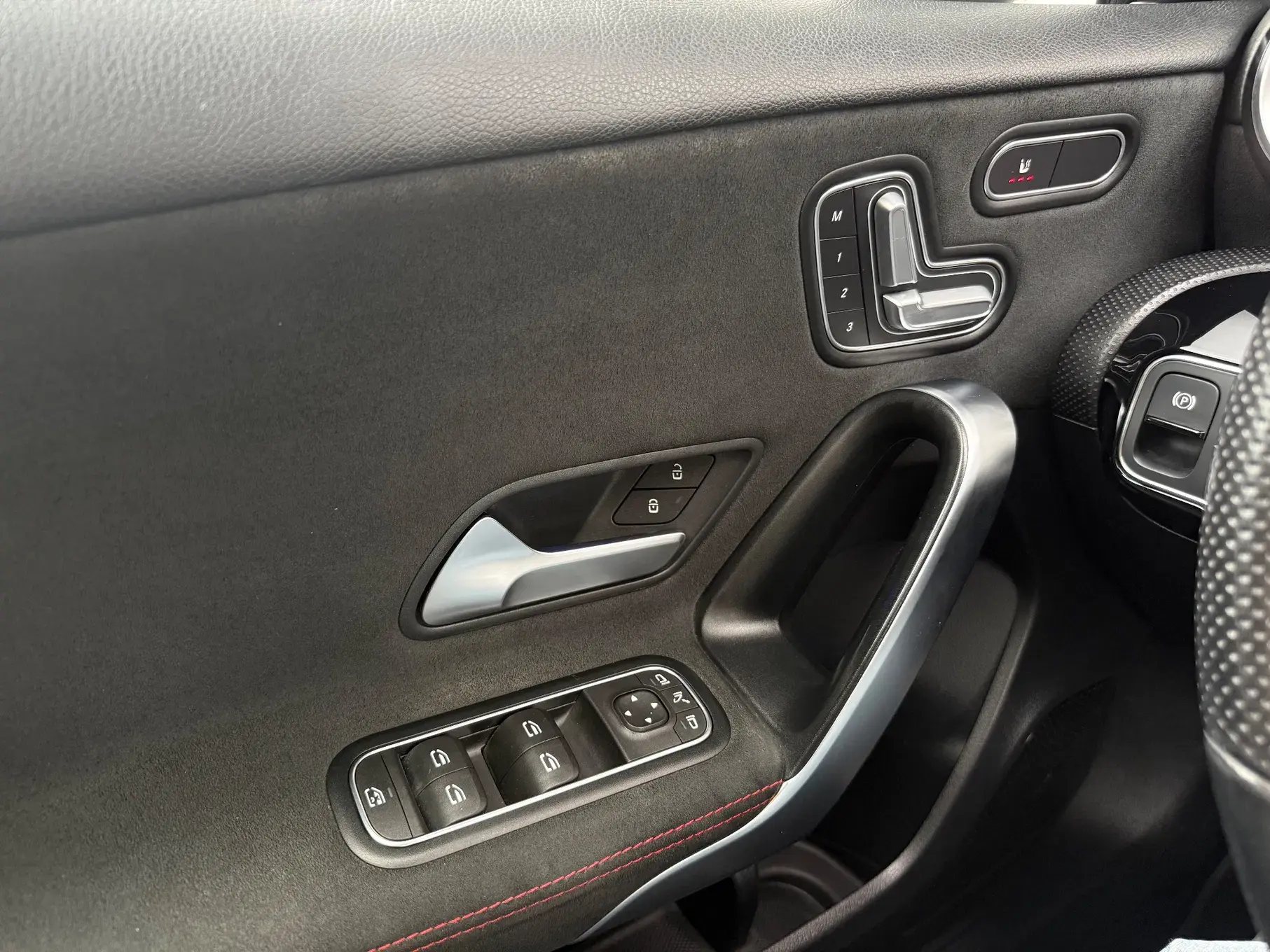 Mercedes-Benz A 180 d AMG Line Aut. 27