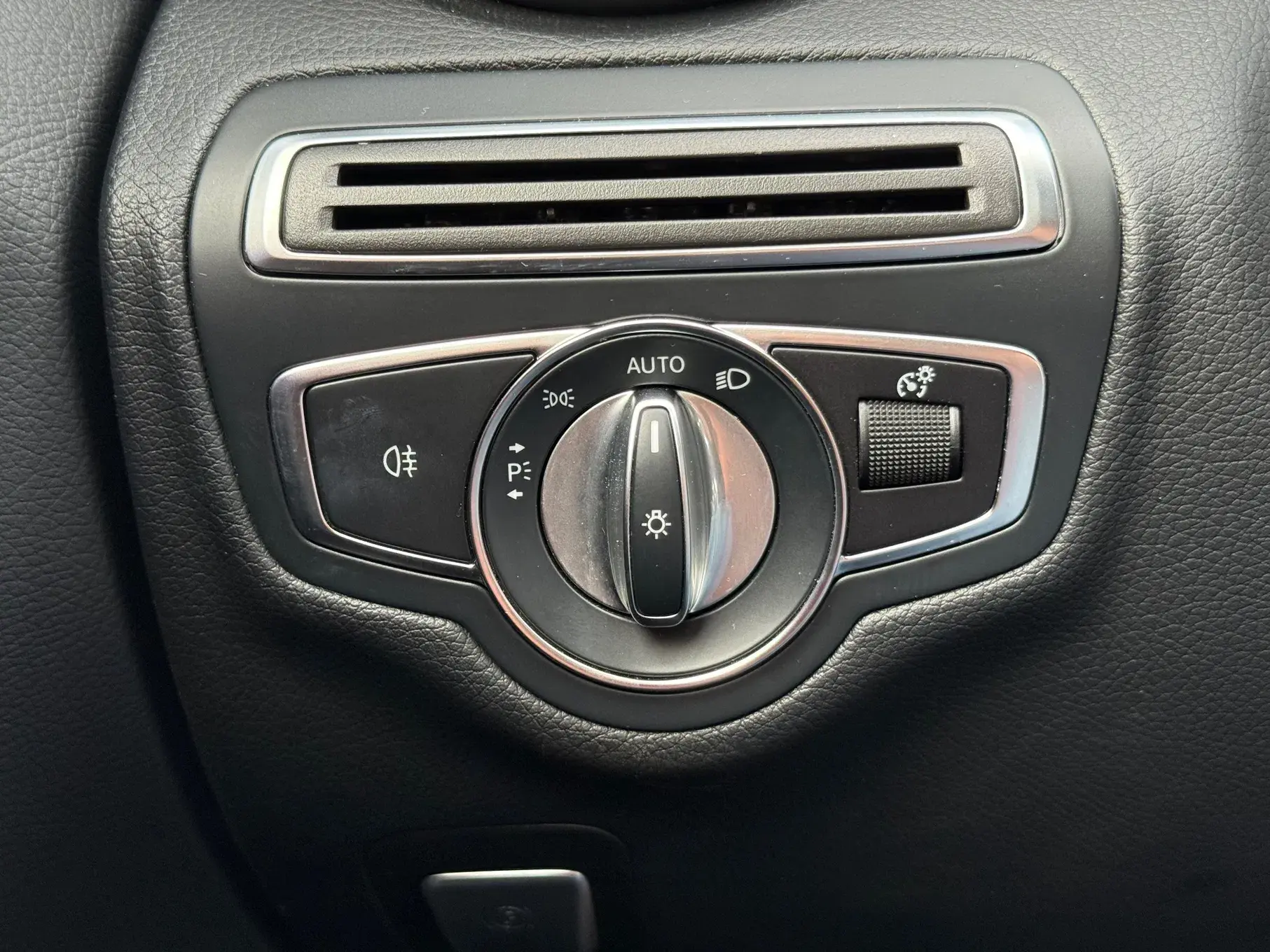 Mercedes-Benz C 220 d 4Matic Station 9G-TRONIC Night Edition 27