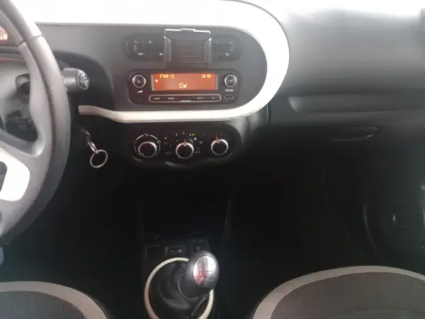 Renault Twingo SCe 70 S&S LIMITED 2018 18