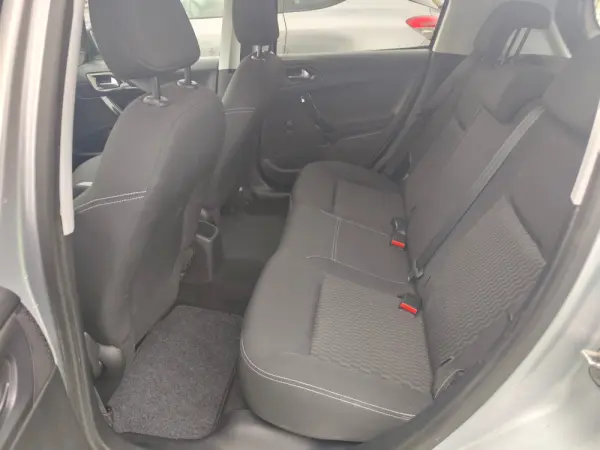 Peugeot 208 1.6 BlueHDi Style 16