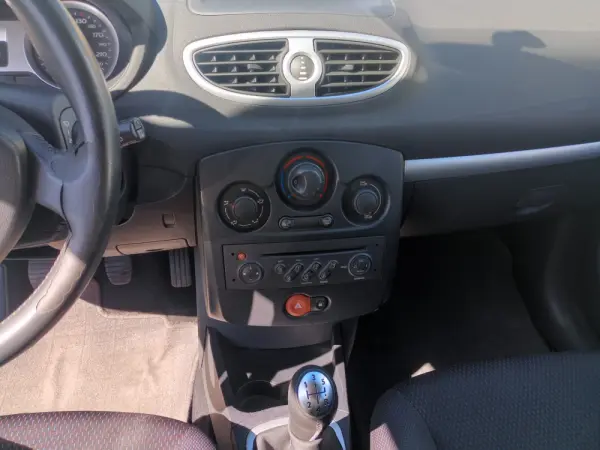 Renault Clio 1.2 16V Dynamique 9