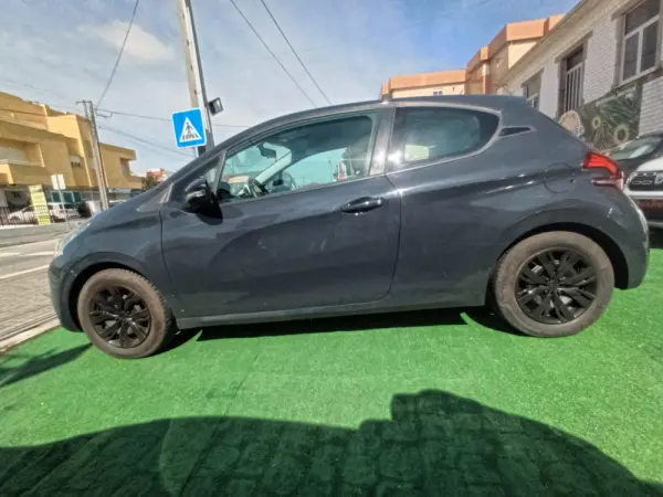 Peugeot 208 PureTech 82 Winter Edition 4