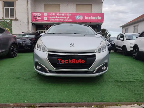 Peugeot 208 1.6 BlueHDi Style 2