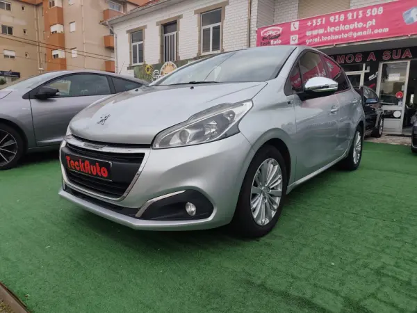 Peugeot 208 1.6 BlueHDi Style 1
