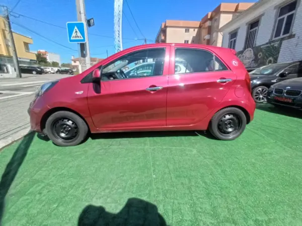 Kia Picanto 1.0L EX 4