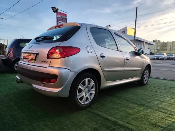 Peugeot 206+ 1.1 Trendy 6