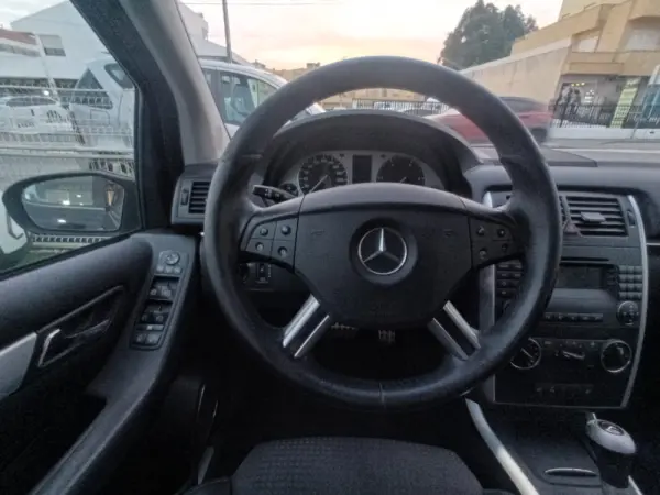 Mercedes-Benz B 180 13