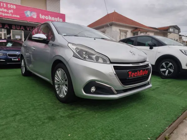 Peugeot 208 1.6 BlueHDi Style 3