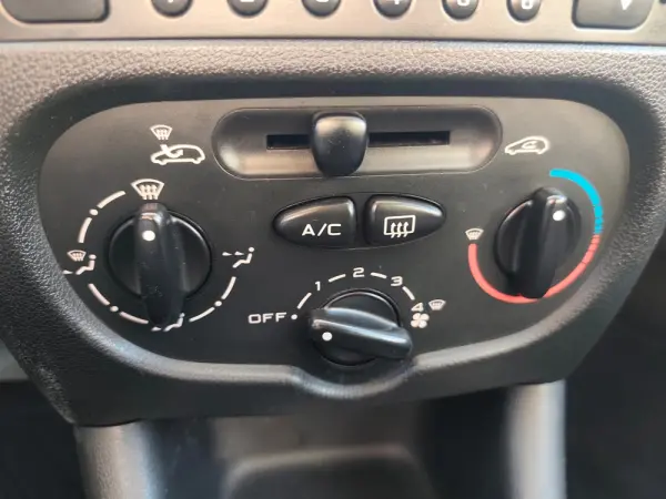 Peugeot 206+ 1.1 Trendy 28