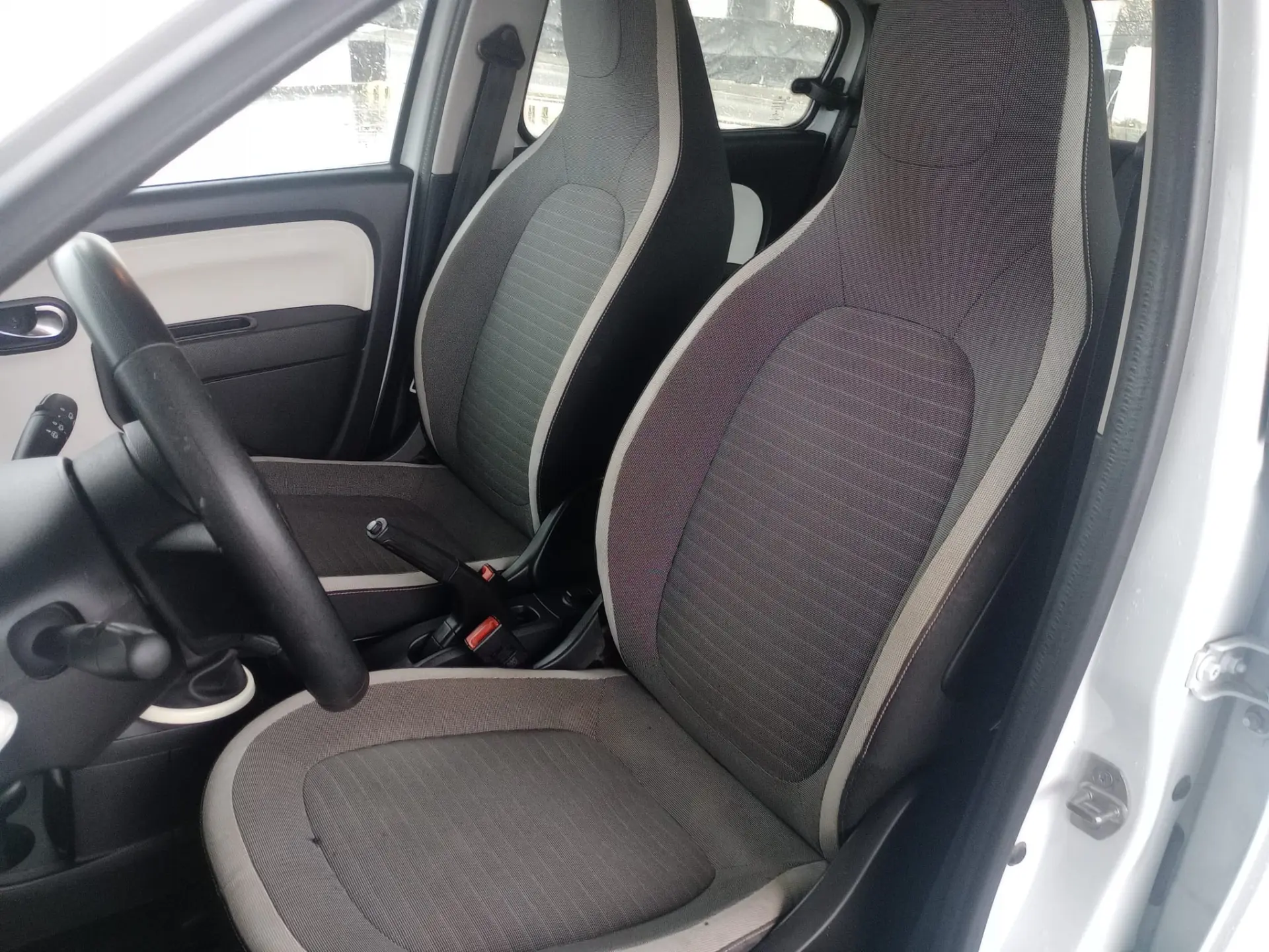 Renault Twingo SCe 70 S&S LIMITED 2018 12