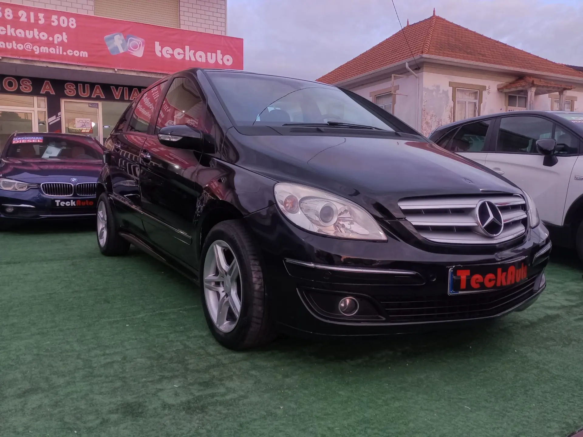 Mercedes-Benz B 180 1