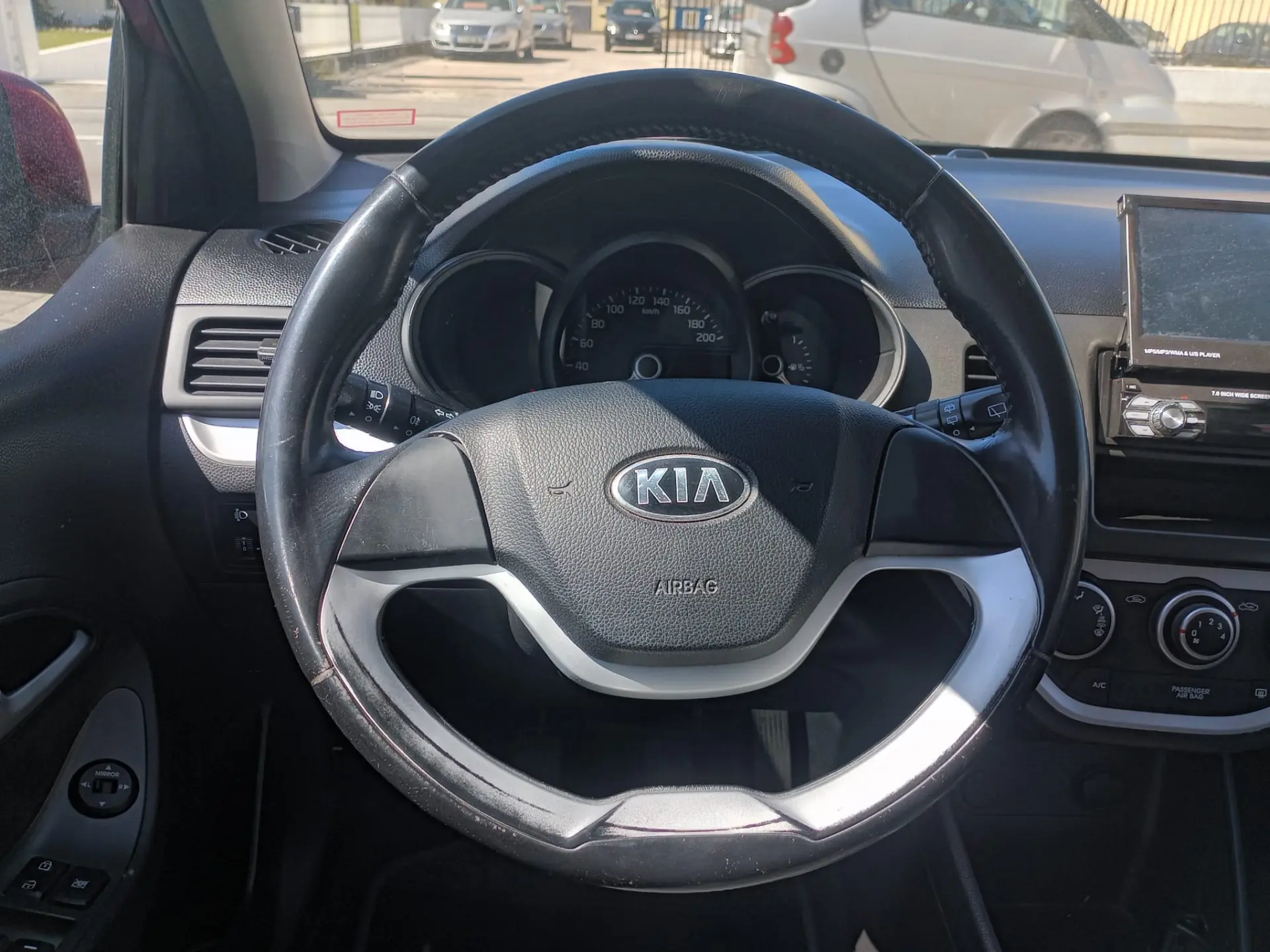 Kia Picanto 1.0L EX 13