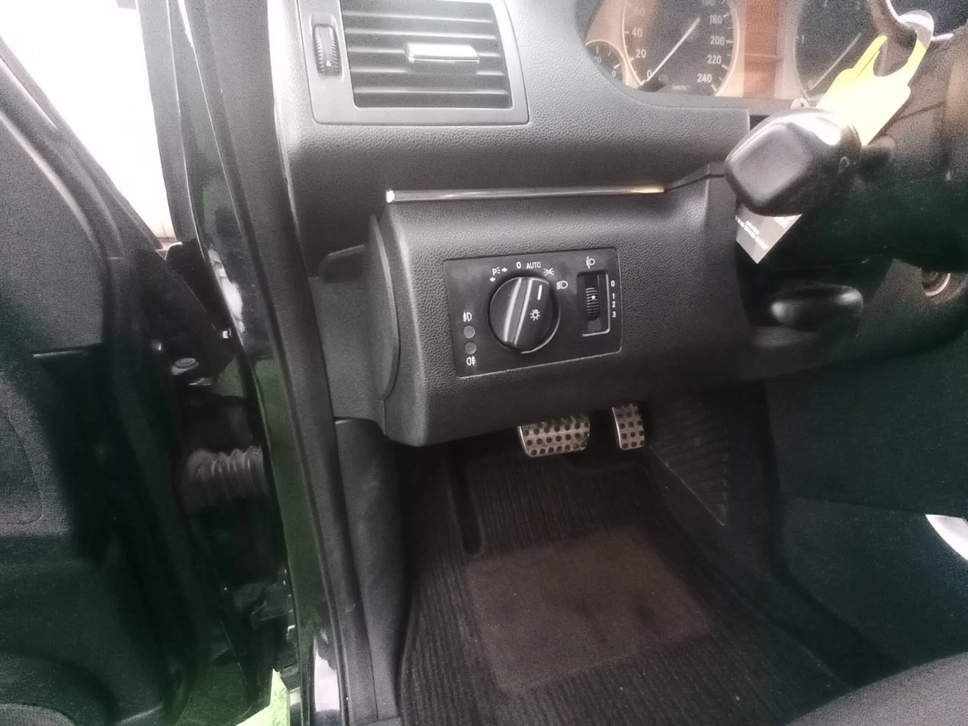 Mercedes-Benz B 180 23