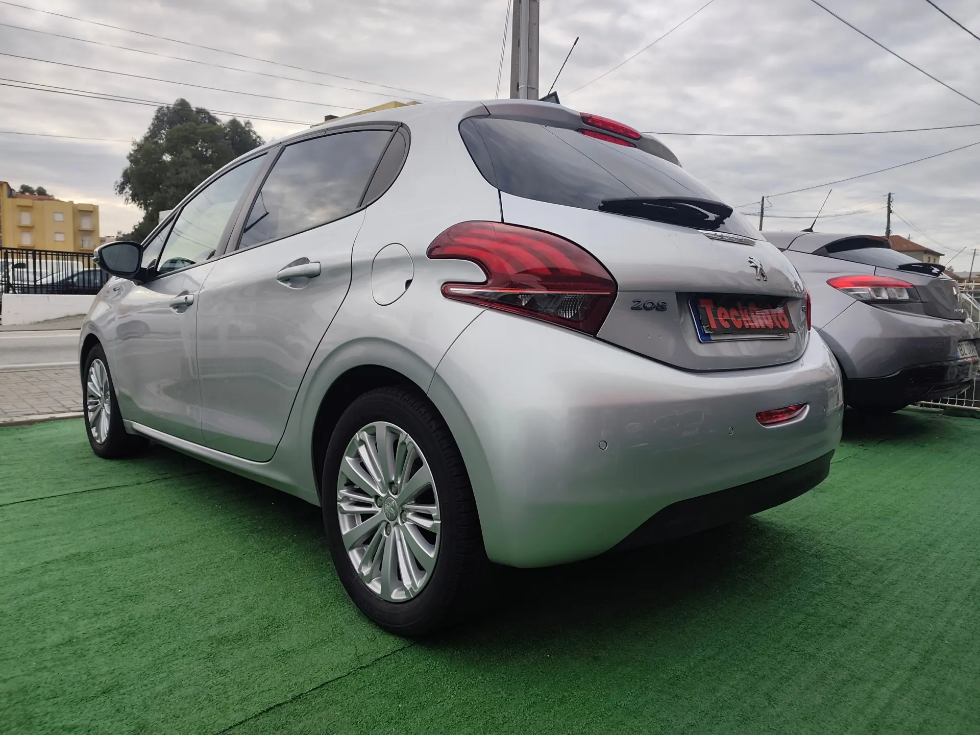 Peugeot 208 1.6 BlueHDi Style 8