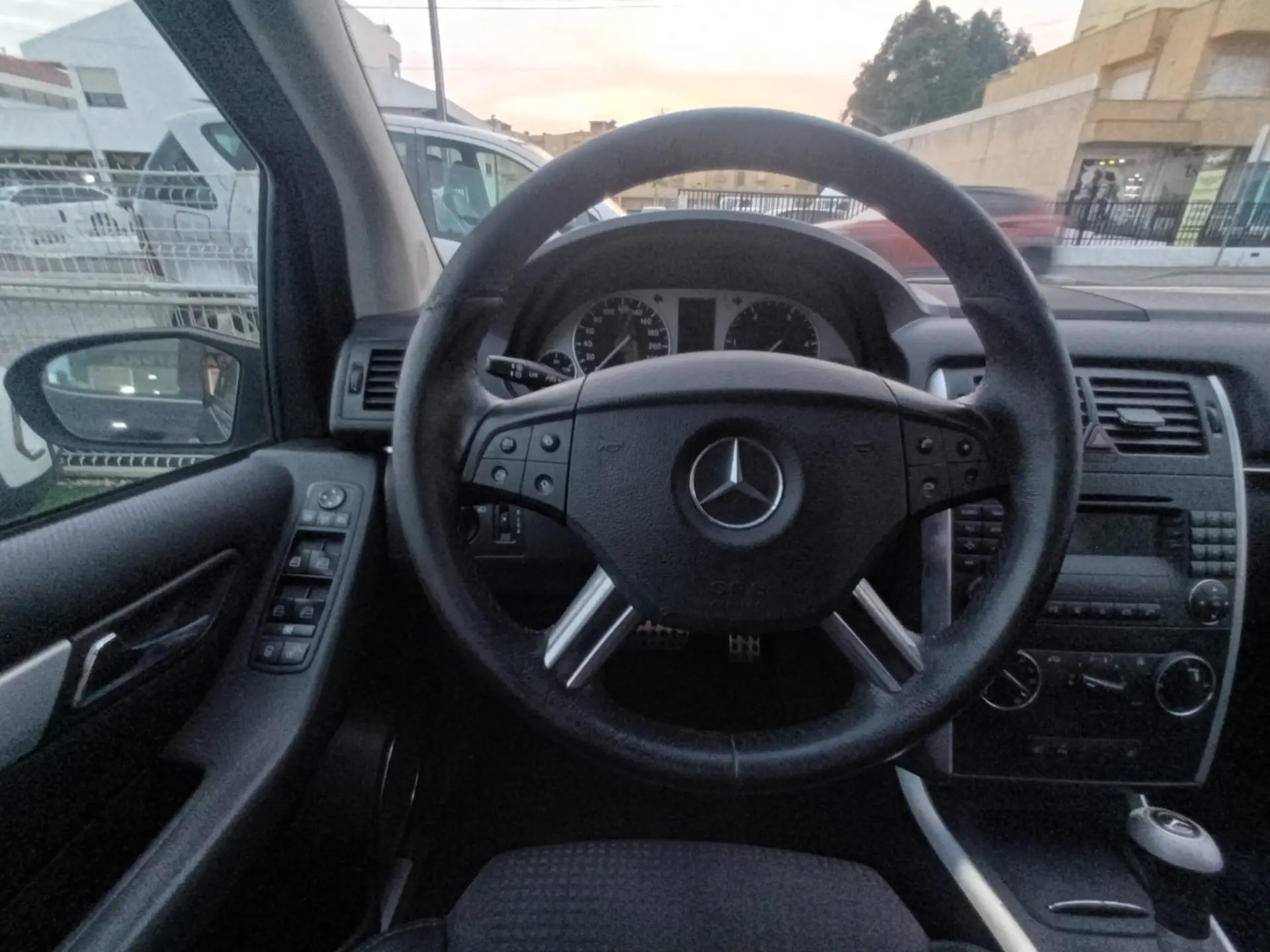 Mercedes-Benz B 180 13