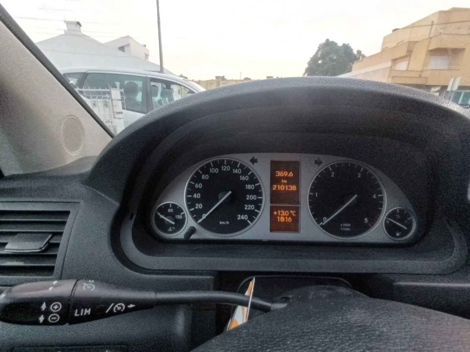 Mercedes-Benz B 180 12