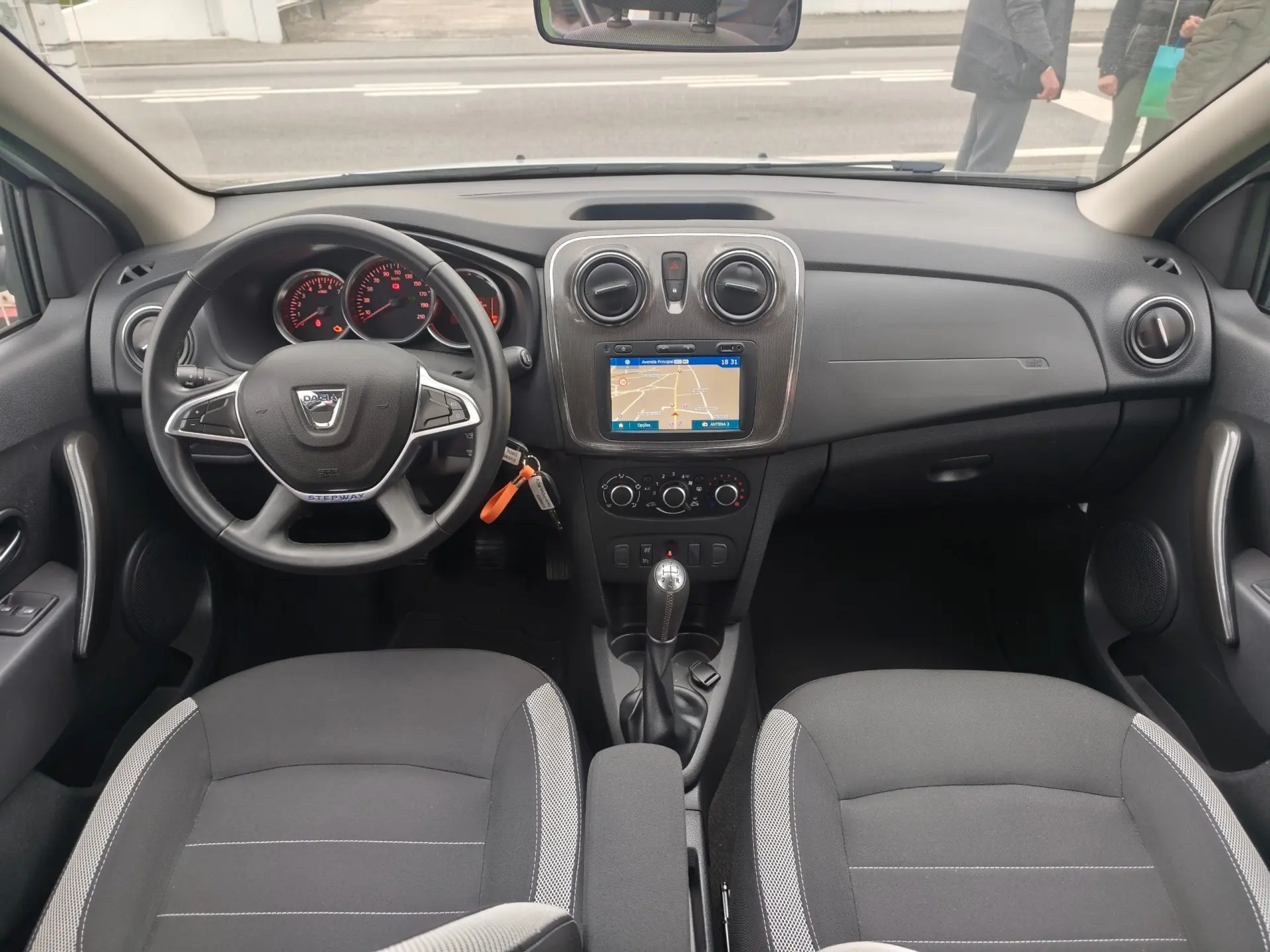 Dacia Logan MCV 0.9 TCe Stepway 14