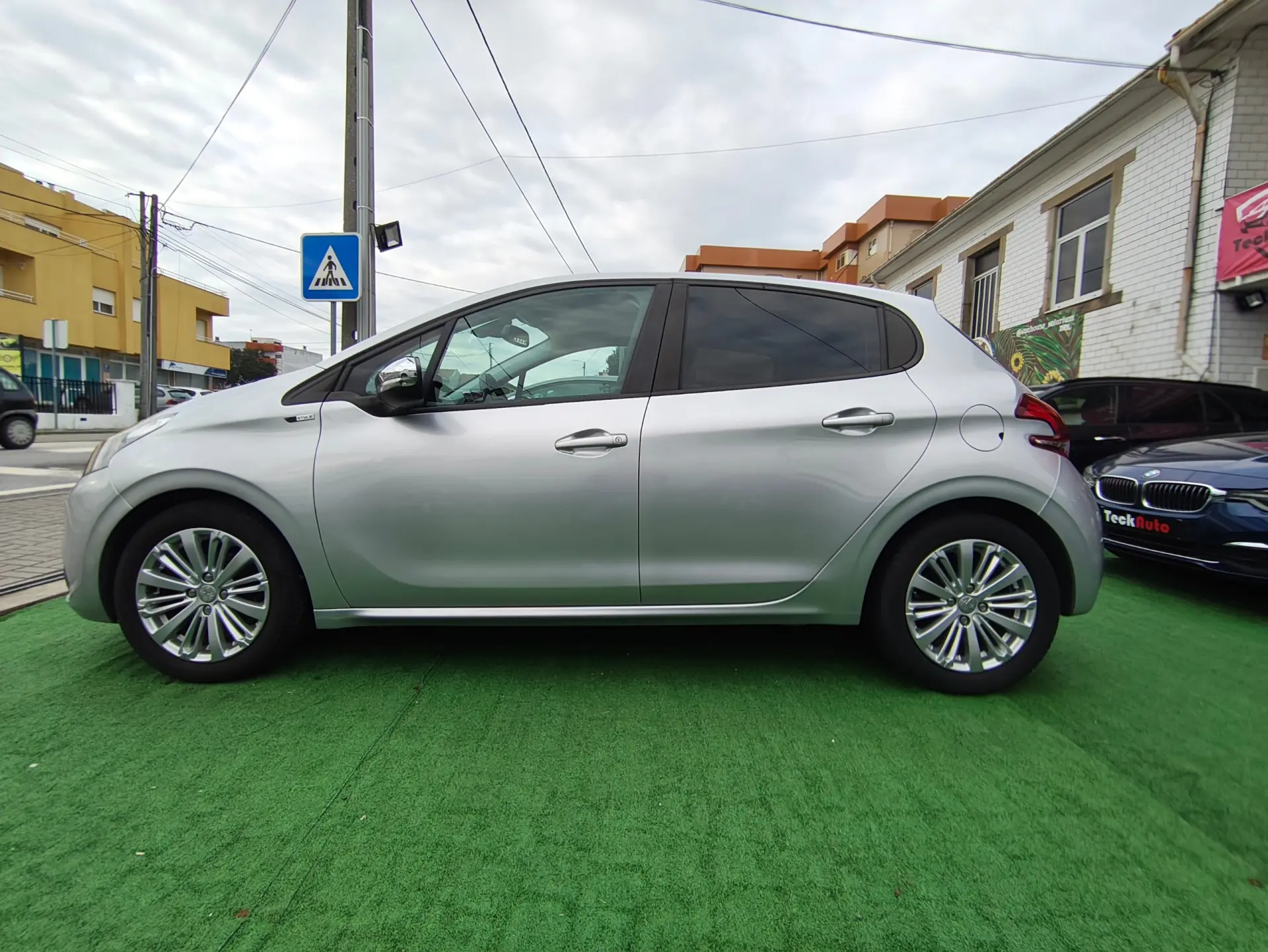 Peugeot 208 1.6 BlueHDi Style 9