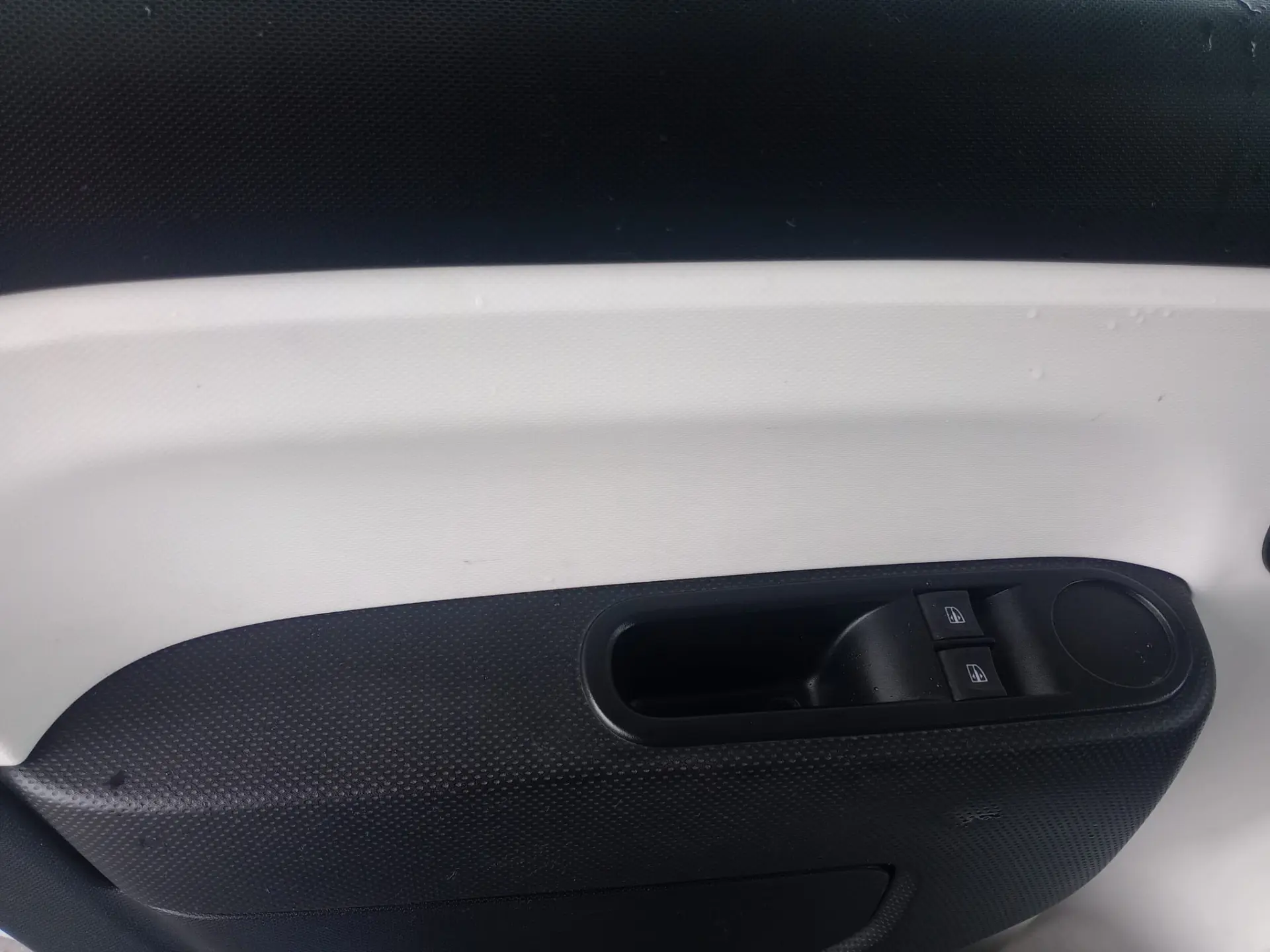 Renault Twingo SCe 70 S&S LIMITED 2018 22