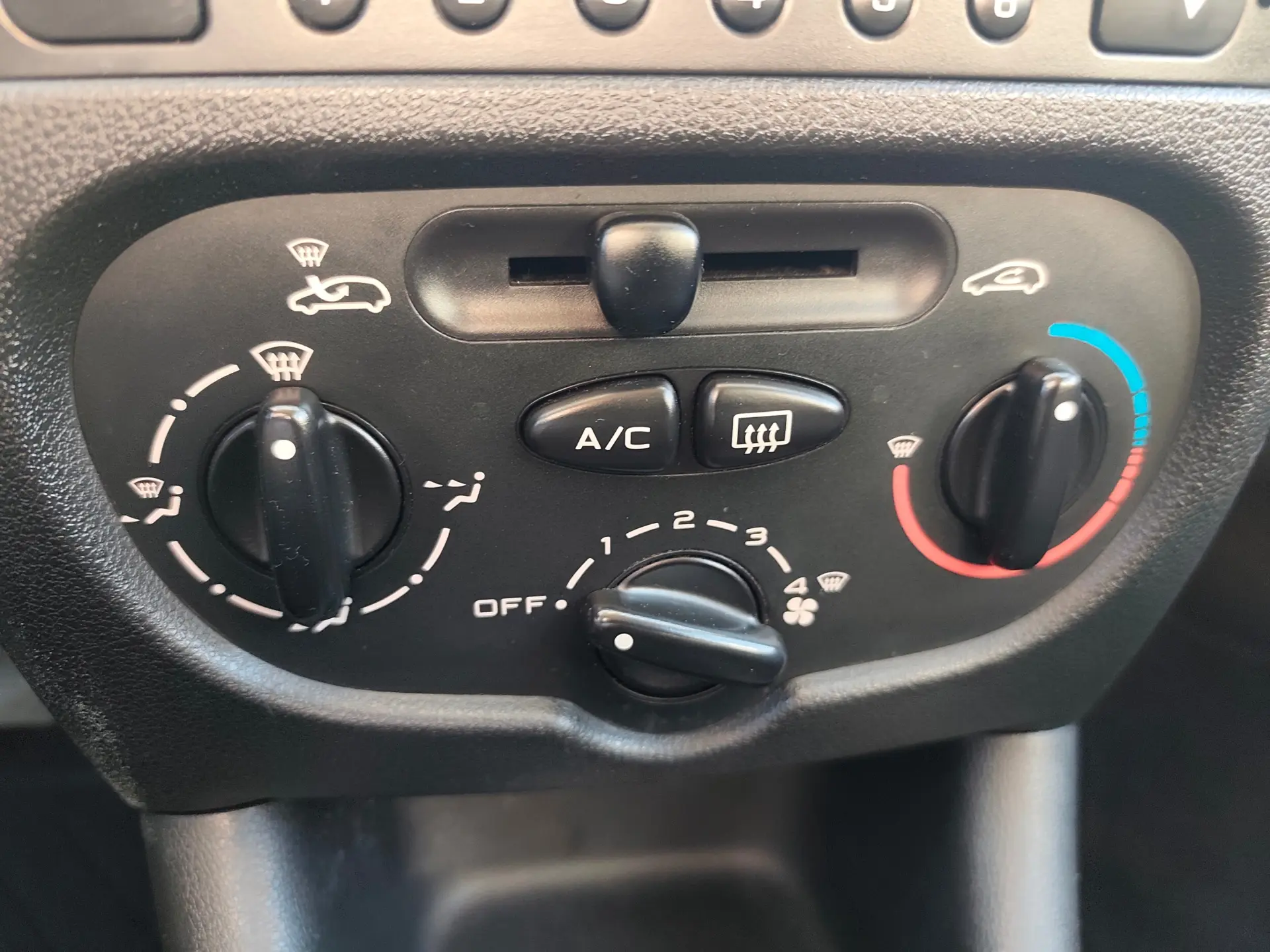 Peugeot 206+ 1.1 Trendy 28