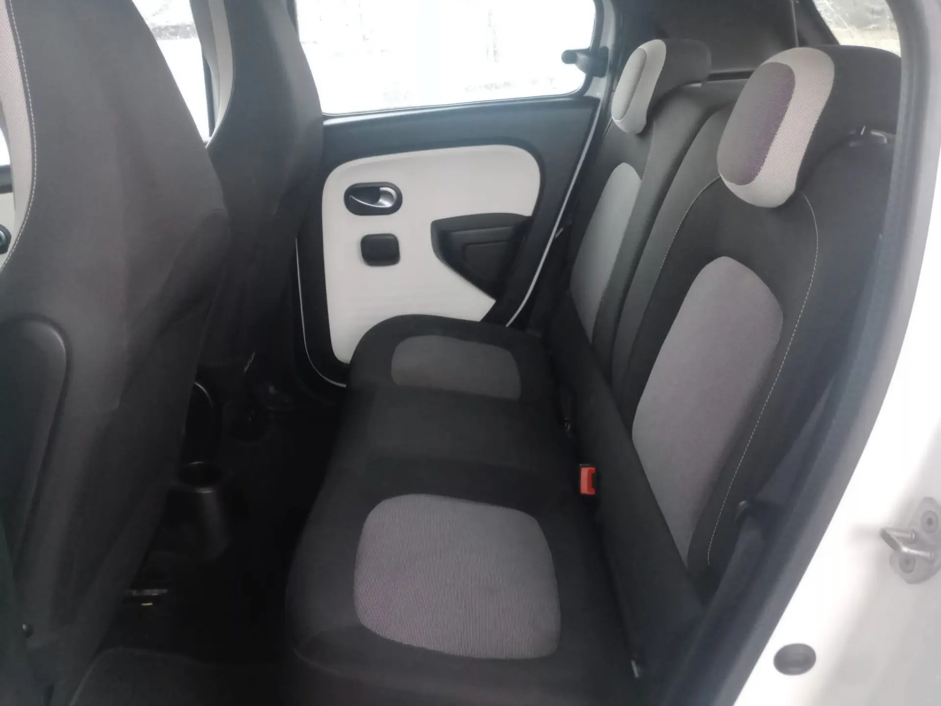 Renault Twingo SCe 70 S&S LIMITED 2018 14