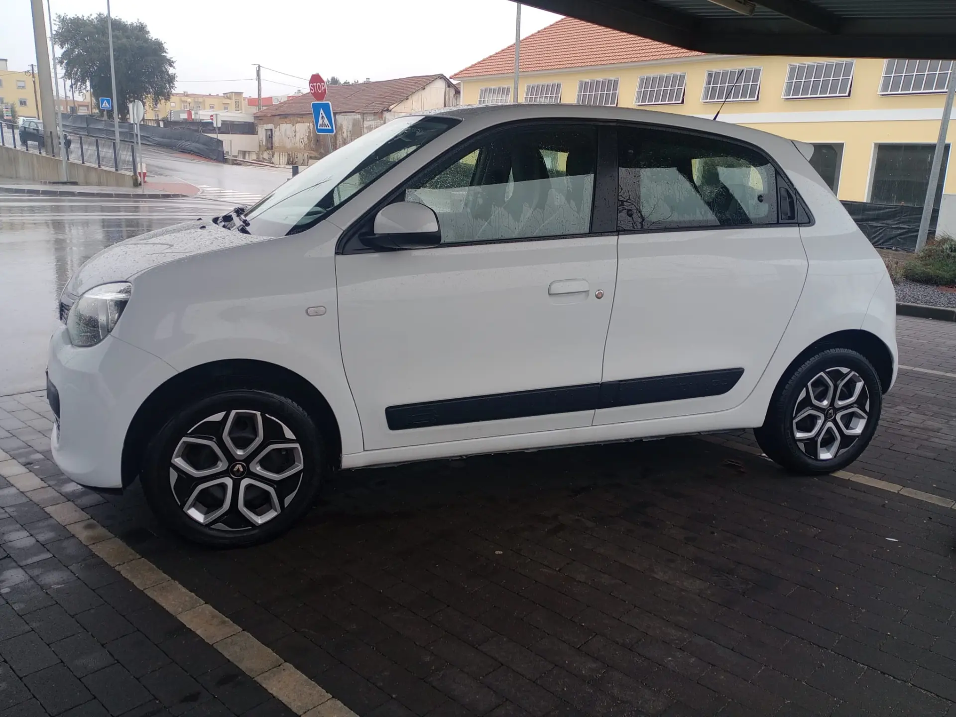 Renault Twingo SCe 70 S&S LIMITED 2018 6
