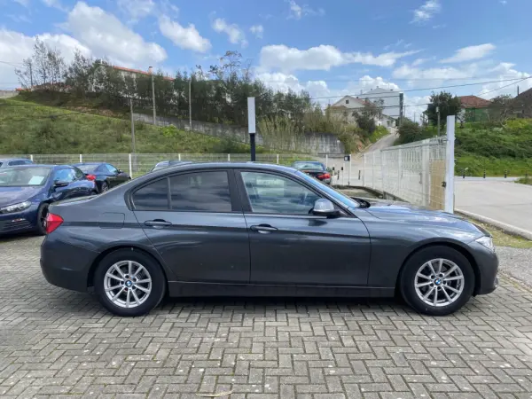 BMW 318 d Auto 4