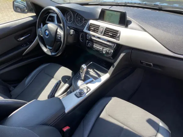 BMW 320 d Advantage Auto 11