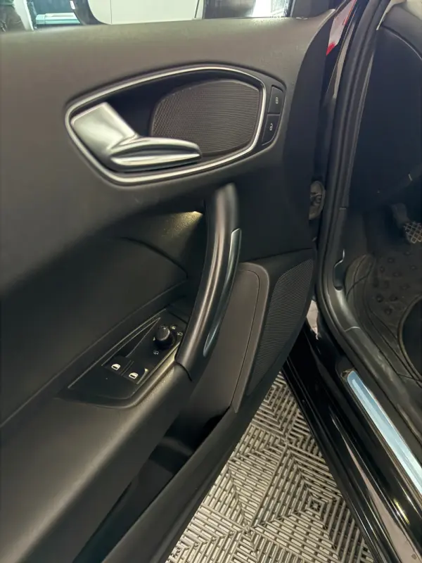 Audi A1 1.6 TDI Advance 10