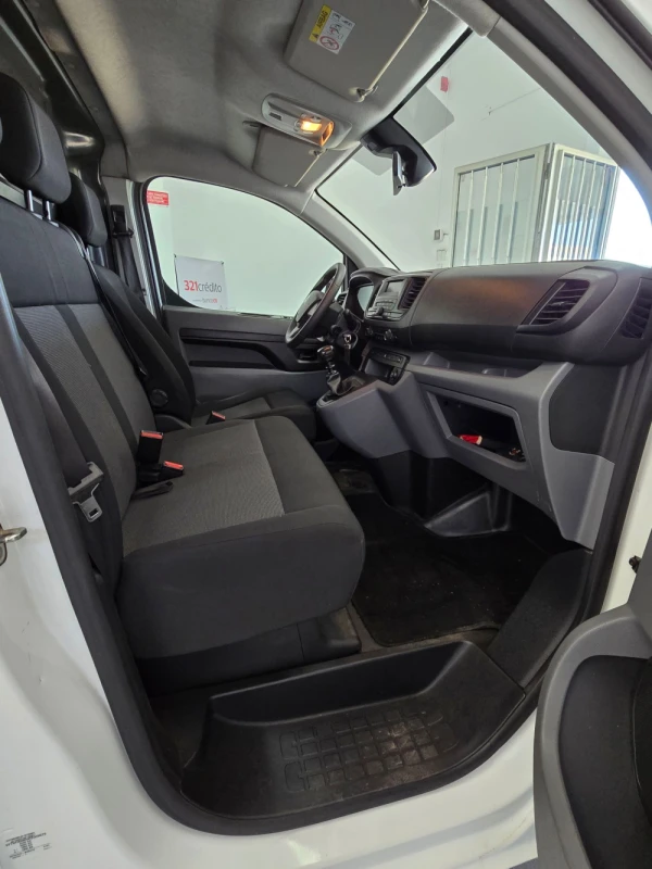 Citroën Jumpy 2.0 BlueHdi XL Club Confort Semi-Vidrado 4