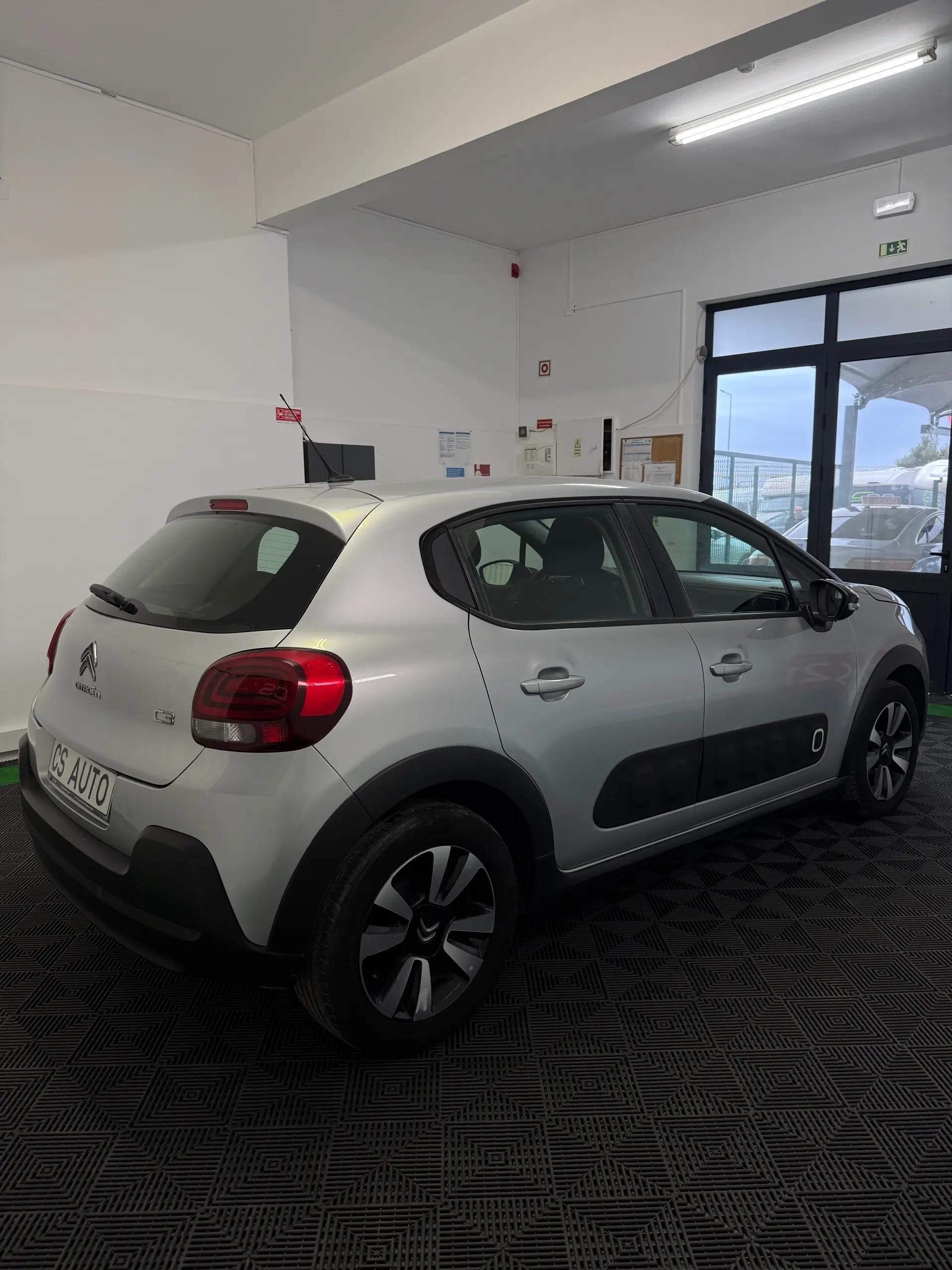 Citroën C3 1.2 PureTech Origins 3
