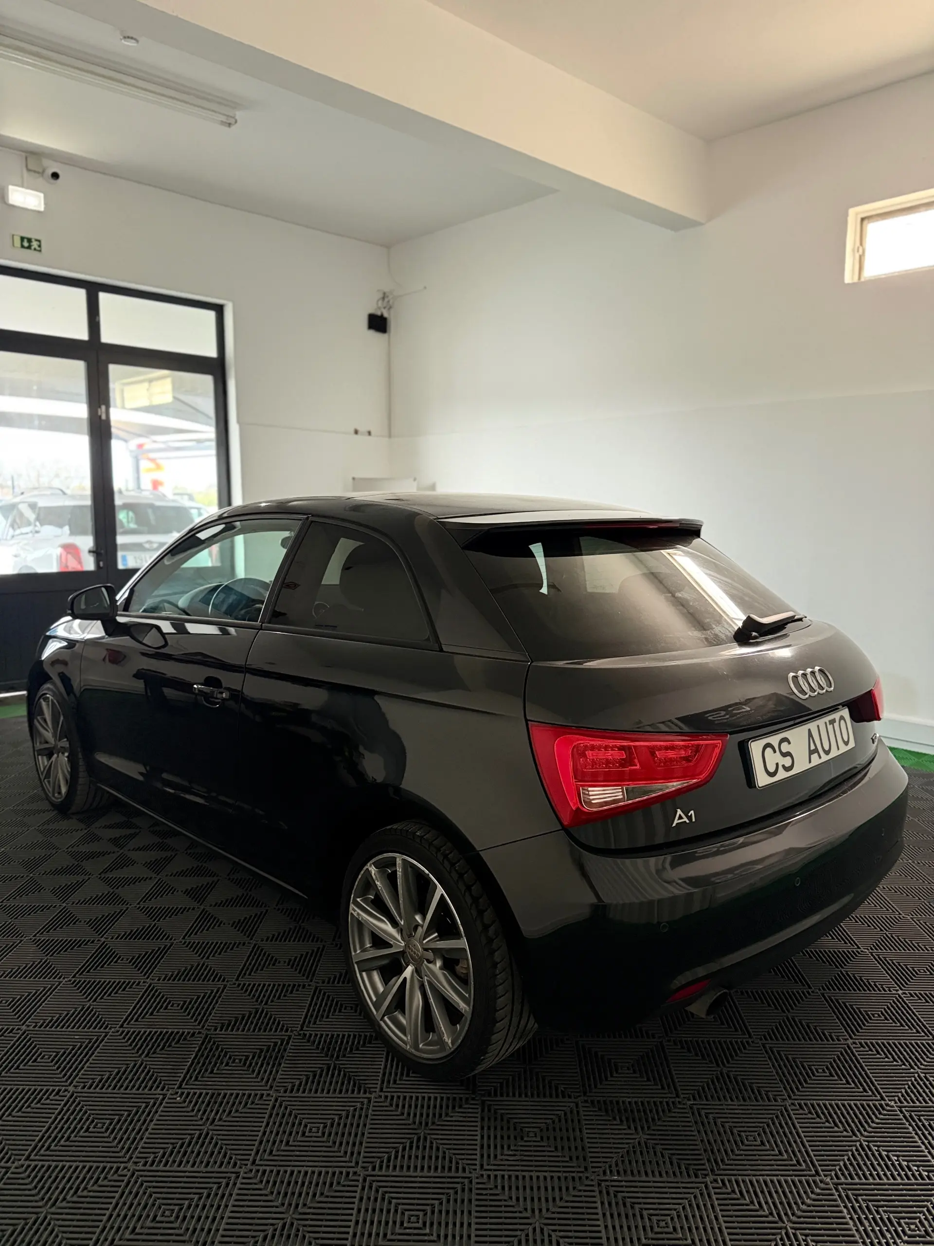 Audi A1 1.6 TDI Advance 4