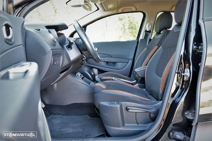 Renault Captur 1.2 TCe Initiale Paris EDC 12