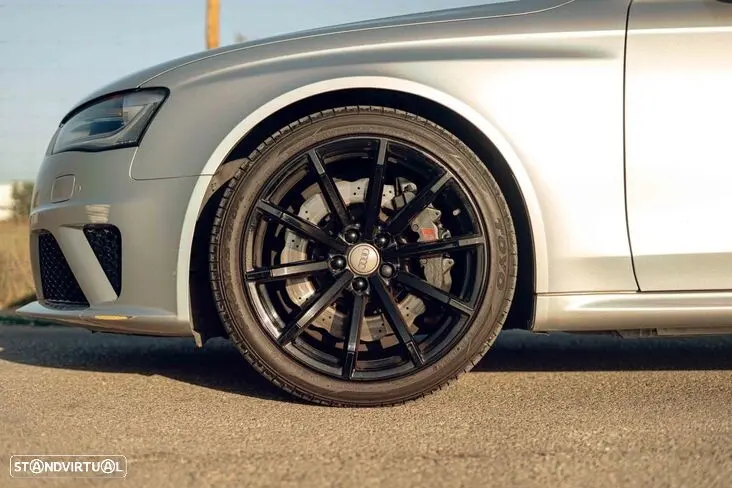 Audi RS4 Avant 4.2 FSi quattro S tronic 16