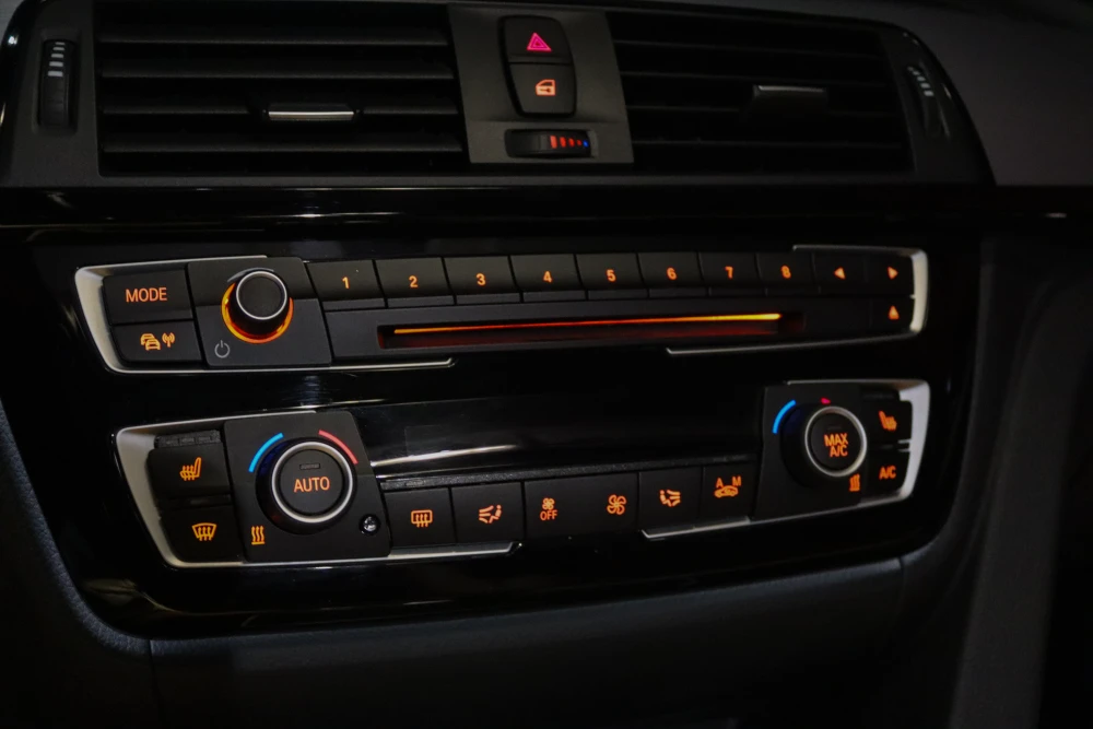 BMW 320 d Touring ED Line Sport Auto 23