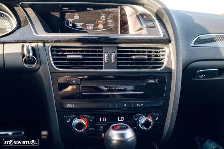 Audi RS4 Avant 4.2 FSi quattro S tronic 28