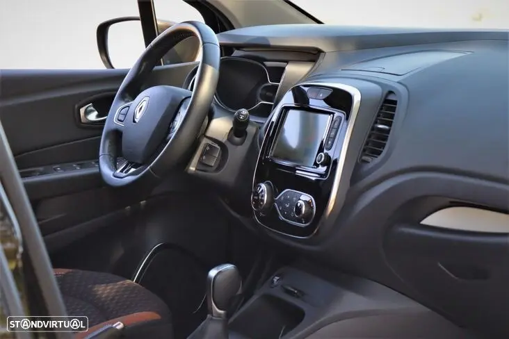 Renault Captur 1.2 TCe Initiale Paris EDC 17